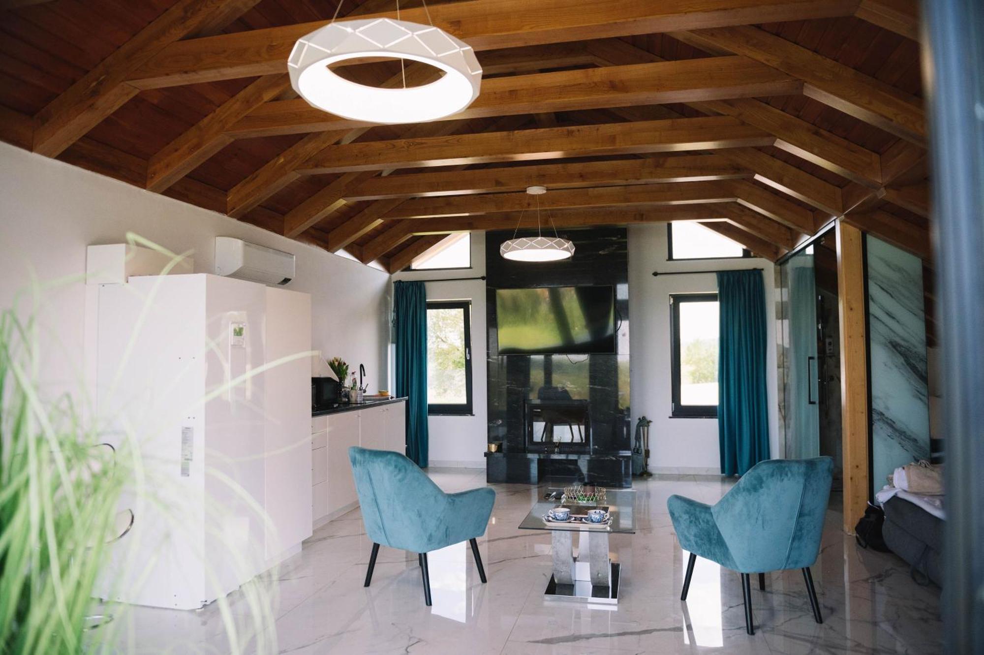 Casa Moderna In Sinteu - Intersectia Intre Modern Si Linistea Naturii Huta Voivozi Exterior foto